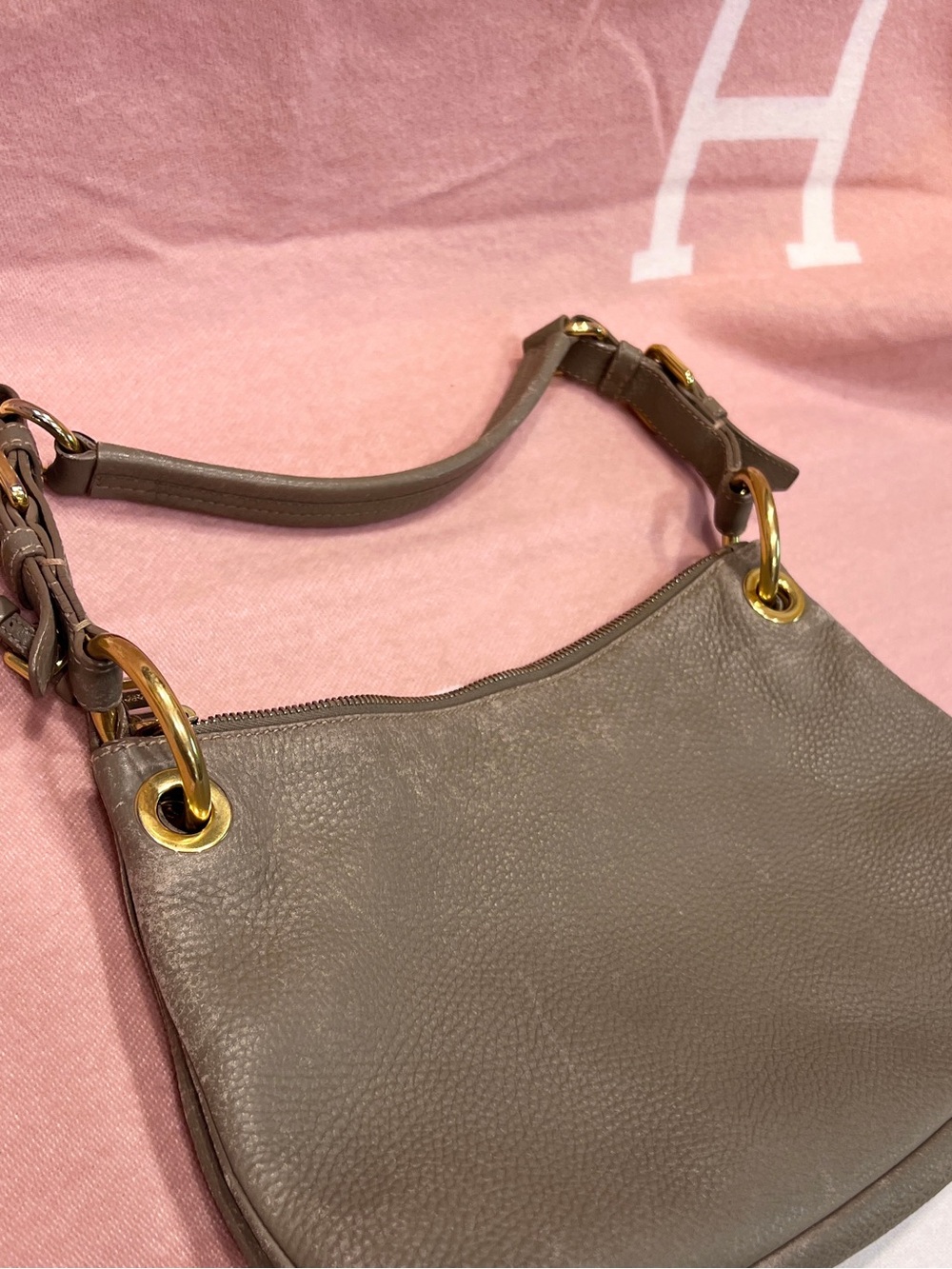 Prada🌟 Olive-Taupe Pebbled Leather Shoulder Bag with Gold Hardware - Picture 6 of 13